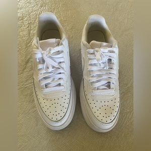 Nike Size 10 white